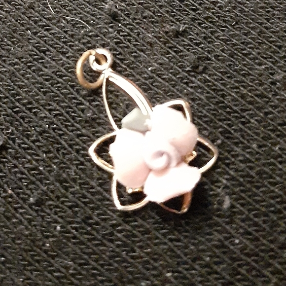 Vintage 1928 era charm - Picture 2 of 2